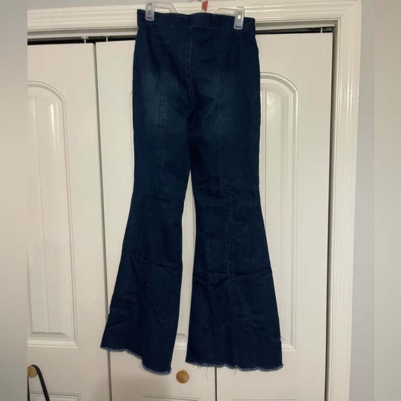 Stretchy Flare Jeans - Picture 2 of 3